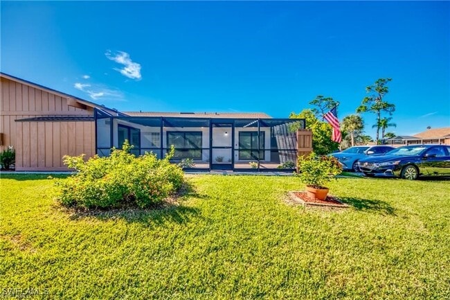 5703 Foxlake Dr in North Fort Myers, FL - Building Photo - Building Photo