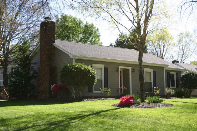 2428 Birnen Dr in Charlotte, NC - Building Photo - Building Photo