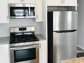 346 Admiral St in Providence, RI - Building Photo - Building Photo