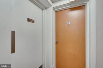 4840 MacArthur Blvd NW, Unit Apt 301 in Washington, DC - Building Photo - Building Photo