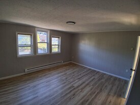 67 Railroad St in Glen Lyon, PA - Building Photo