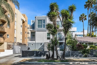 6611 Leland Way, Unit 6615.5 in Los Angeles, CA - Foto de edificio - Building Photo