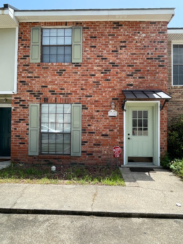property at 136 Southfield Pkwy