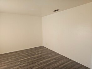 4335 Sunnyvale Ln in San Antonio, TX - Building Photo - Building Photo