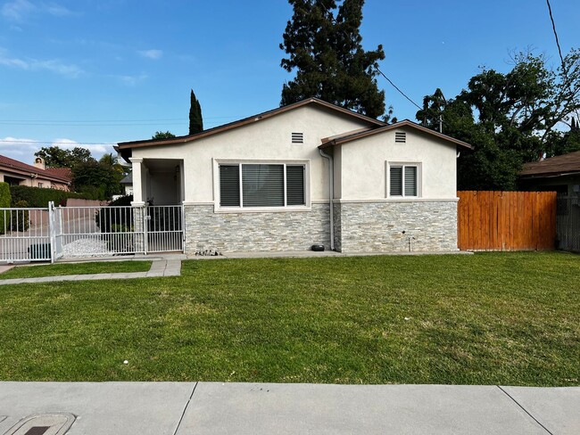 property at 8852 Calmada Ave