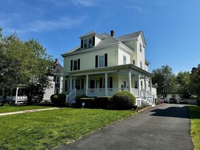 17 Maple St in Braintree, MA - Building Photo - Building Photo