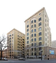 Green Brier in Chicago, IL - Building Photo - Building Photo