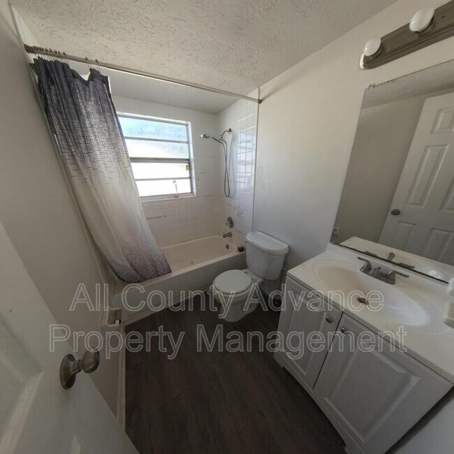 4911 E Temple Heights Rd in Tampa, FL - Building Photo - Building Photo