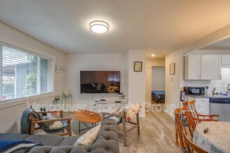 1206 Grand Blvd in Vancouver, WA - Building Photo - Building Photo
