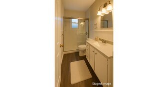 369 Glendale Av in St Catharines, ON - Building Photo