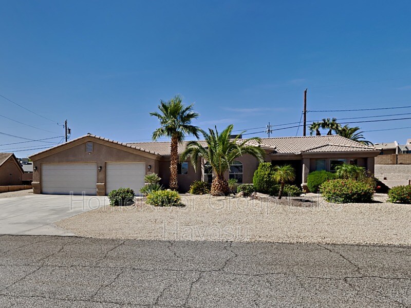 3301 Rocking Horse Dr in Lake Havasu City, AZ - Building Photo