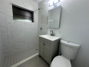 6720 SW 50th Terrace in Miami, FL - Building Photo - Building Photo
