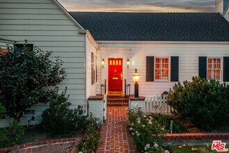 4649 Sancola Ave in Los Angeles, CA - Building Photo - Building Photo