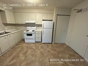 35 Campbell St in Chatham, ON - Building Photo - Building Photo