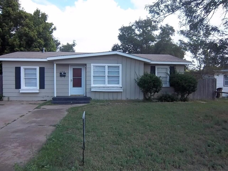 4508 46th St in Lubbock, TX - Building Photo