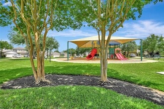 18226 Coreland Ln in Cypress, TX - Foto de edificio - Building Photo