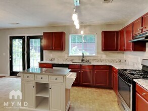 2260 Valley Creek Dr in Lithia Springs, GA - Building Photo - Building Photo