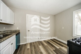 1000 S 39th St, Unit 1027 in Louisville, KY - Foto de edificio - Building Photo