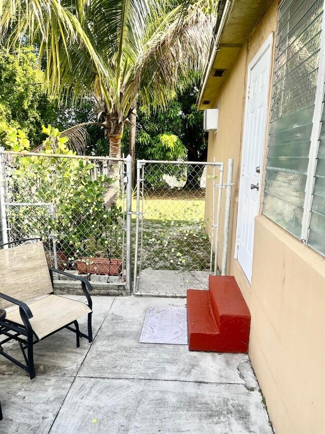 3775 NW 13th St in Miami, FL - Building Photo - Building Photo