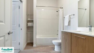 5256 International Dr, Unit 153 in Orlando, FL - Building Photo - Building Photo