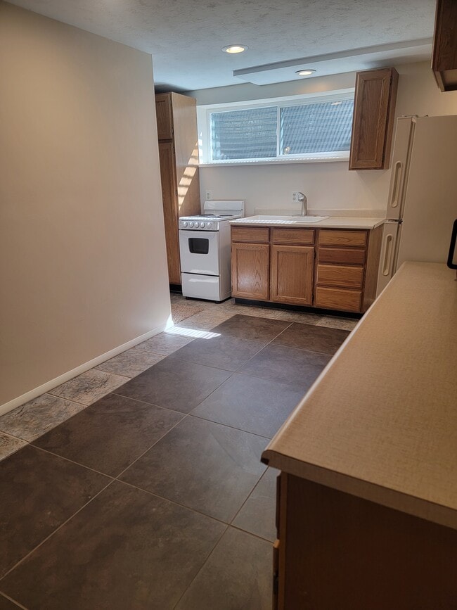1346 E Rosa Cir, Unit 1346 in Sandy, UT - Building Photo - Building Photo