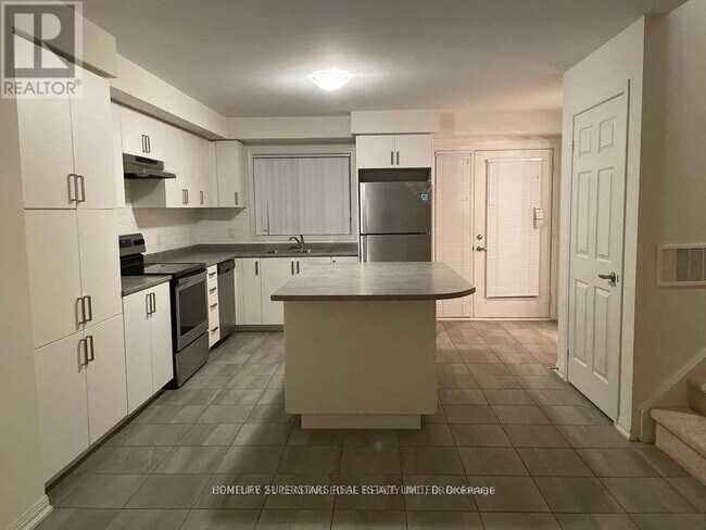 1-51 Beckenrose Ct in Brampton, ON - Building Photo - Building Photo