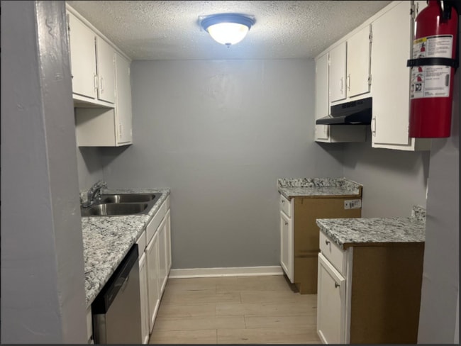 225 W McDowell Rd in Jackson, MS - Building Photo - Building Photo