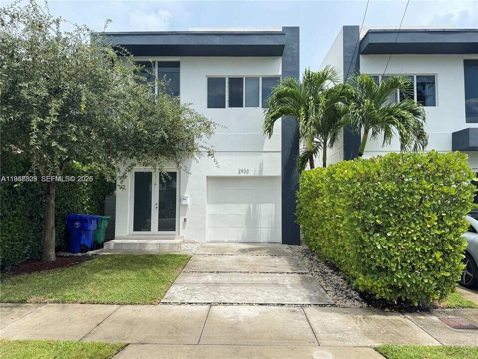 2933 SW 27th Terrace in Miami, FL - Building Photo