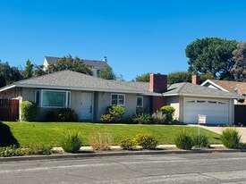 91 S Dewey Ave in Thousand Oaks, CA - Building Photo