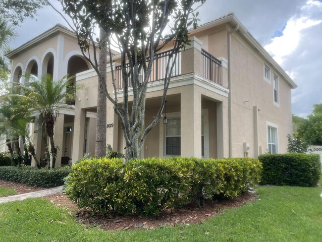 property at 8029 Murano Cir