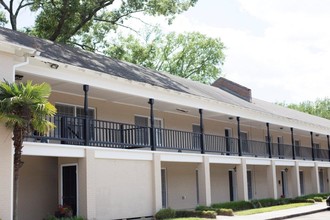 Provincial North Apartments in Baton Rouge, LA - Building Photo - Building Photo