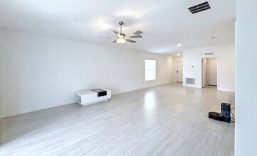 22196 Calisto Wy in Land O Lakes, FL - Building Photo - Building Photo
