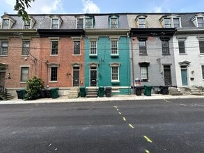 1851 Walker St, Unit 1 in Cincinnati, OH - Foto de edificio - Building Photo