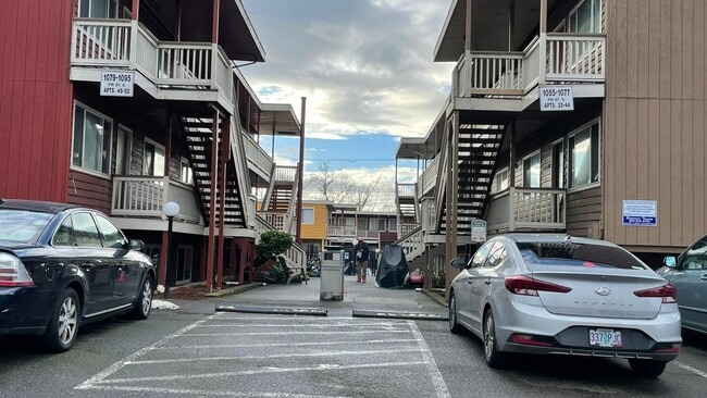 #375 WILLAMETTE TERRACE in Salem, OR - Foto de edificio - Building Photo