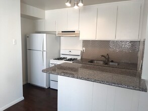 129 38th Pl in Manhattan Beach, CA - Building Photo - Building Photo