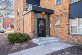 3201 Girard Ave S in Minneapolis, MN - Foto de edificio - Building Photo