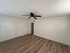 2962 NW 46th St in Miami, FL - Building Photo - Building Photo