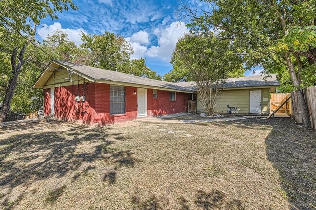 property at 2516 Glen Springs Way