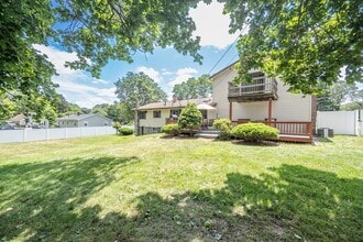 47 Oriole Dr in Dracut, MA - Building Photo - Building Photo