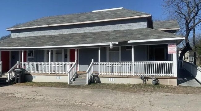 property at 320 Quitman St