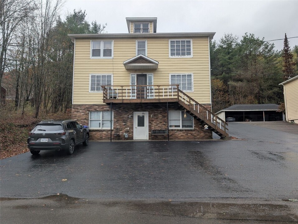 327 Lower Stella Ireland Rd in Binghamton, NY - Building Photo