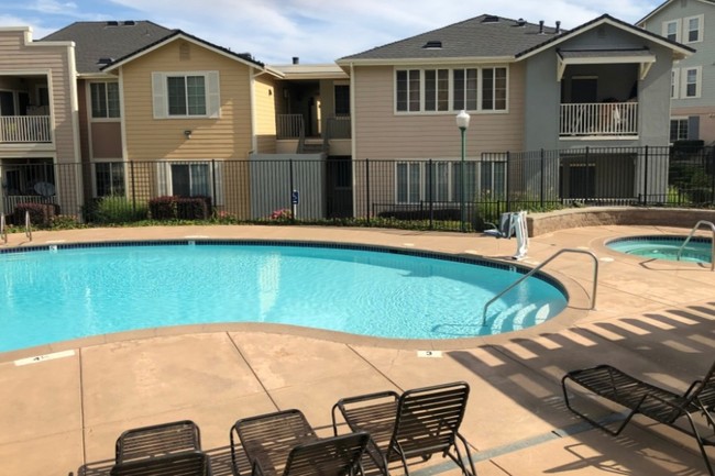 Pinewoods Apartments in Sutter Creek, CA - Foto de edificio - Building Photo