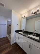 306 Clarus Crk Wy in Travelers Rest, SC - Foto de edificio - Building Photo