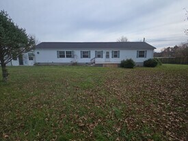 124 Lake Ln in Cookeville, TN - Building Photo