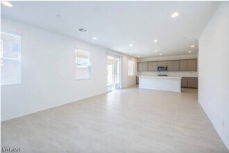 10407 Sadie Blake Ave in Las Vegas, NV - Building Photo - Building Photo