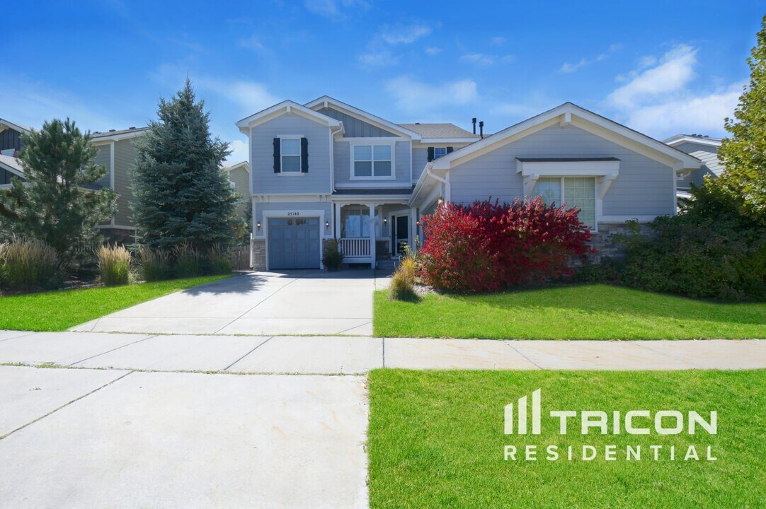 25140 E Ottawa Dr in Aurora, CO - Building Photo