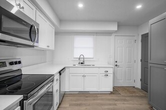 3348 S Fairway Ave in Springfield, MO - Building Photo - Building Photo