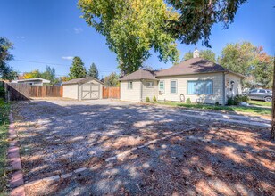 4319 S Logan St in Englewood, CO - Building Photo - Building Photo