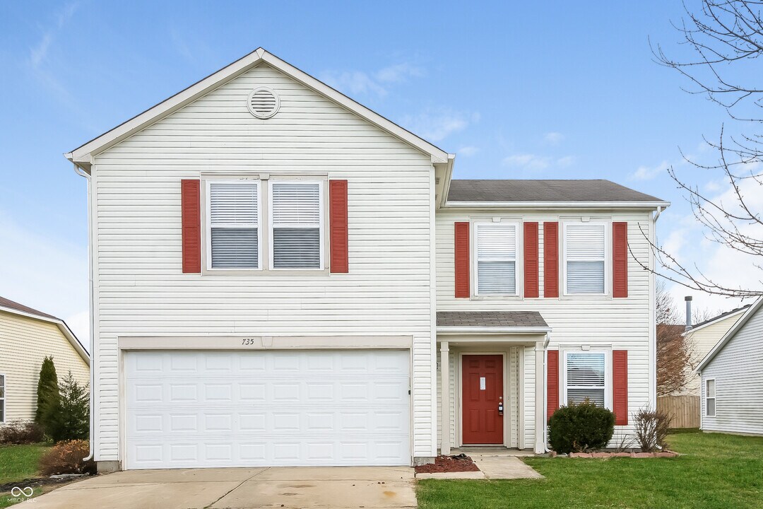 735 Streamside Dr in Greenfield, IN - Building Photo