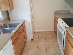 2181 Lakeview Dr, Unit 109 in Sebring, FL - Foto de edificio - Building Photo